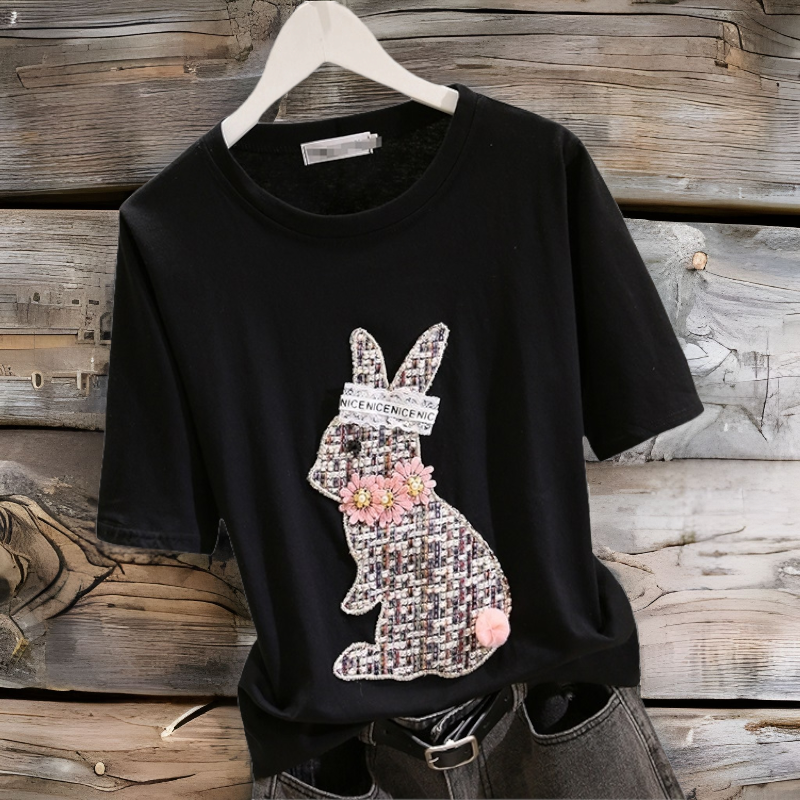 Blouse3787 เสื้อยืดสีดำปักลายกระต่ายแต่งอะไหล่อย่างดี ไม่ใช่งานสกรีน งานดีน่ารักเวอร์ แมทช์กับขาสั้นหรือขายาวก็น่ารัก