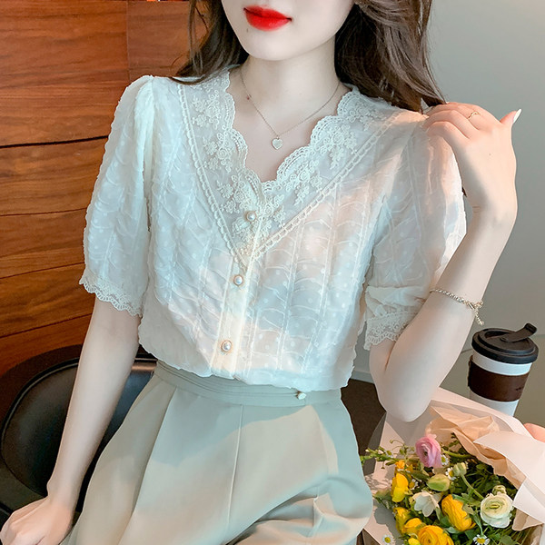 เสื้อลูกไม้ แขนสั้น
