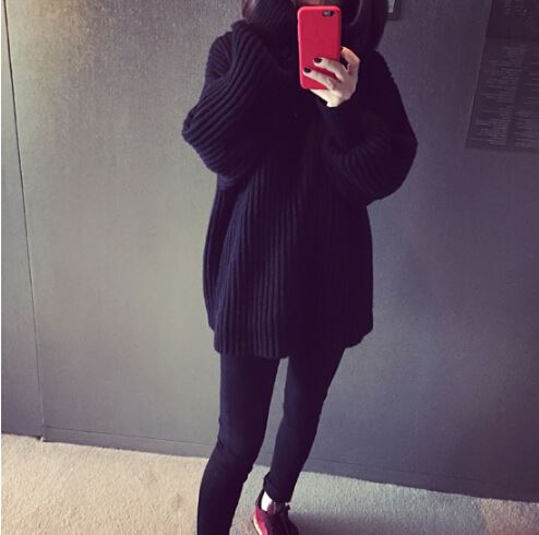 เสื้อไหมพรมคอเต่า ตัวโคล่ง สีดำ ยืดได้เยอะ ใส่เดี่ยวไหรือใส่โค้ทคลุมก็สวยจ้า