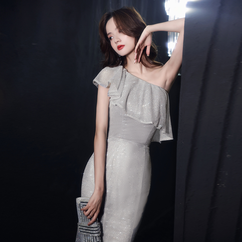 ชุดราตรี ชุดราตรีสวยหรู แบบ ทันสมัย Evening dress