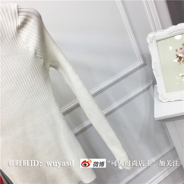 สีขาว: เสื้อสเวตเตอร์ ไหมพรมคอเต่า ยืดได้เยอะมาก ถ่ายจากงานจริง พร้อมส่ง สำเนา