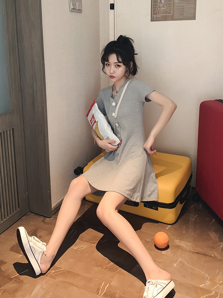 Dress4657 มินิเดรสคอวีกระดุมหน้า ผ้าคอตตอนเนื้อดีนุ่มใส่สบายยืดหยุ่นสูง งานน่ารักสไตล์มินิมอล ใส่เก๋ๆ ได้บ่อย มี 2 สี เทา, ดำ