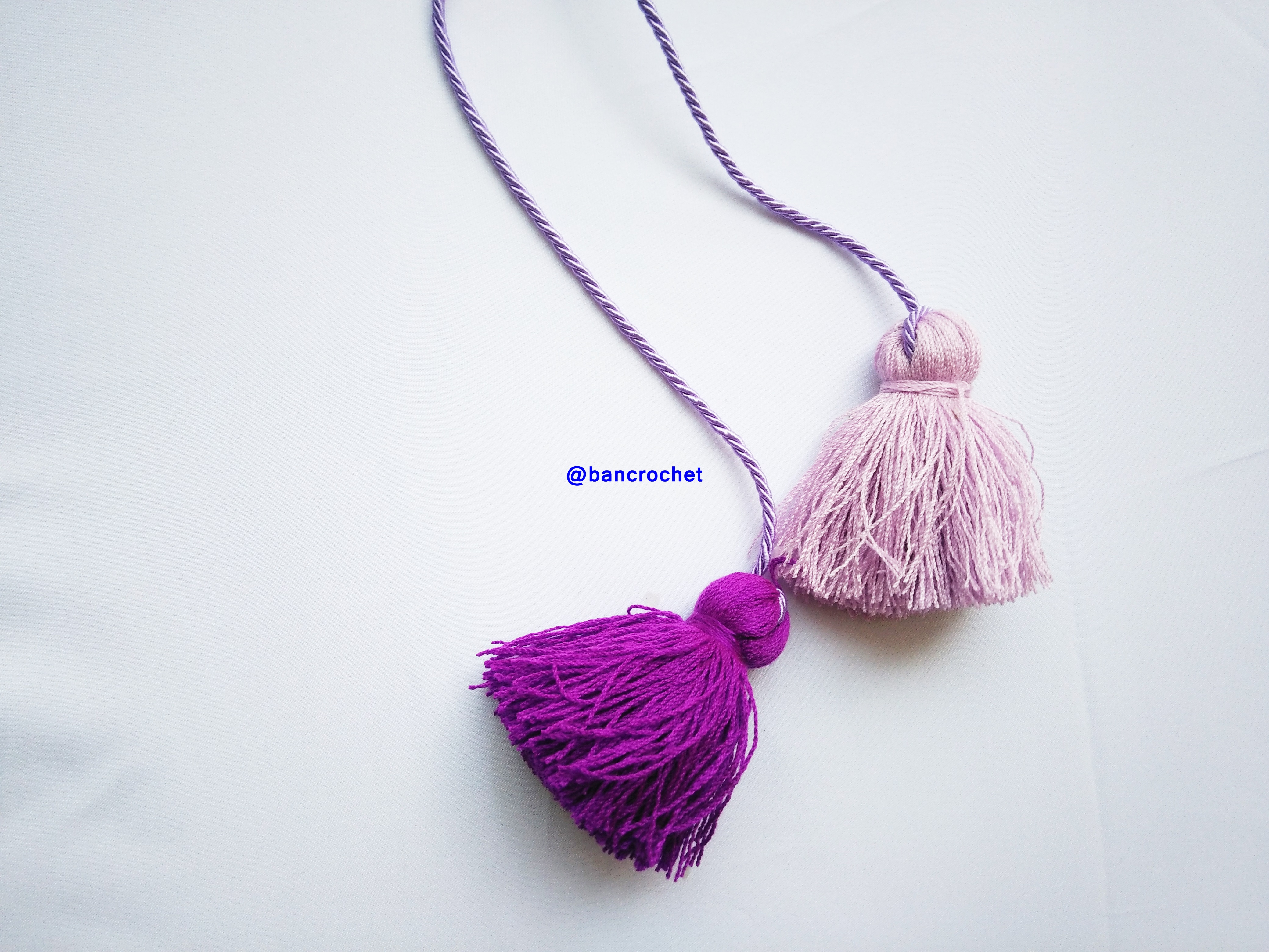 Bancrochet พู่ห้อยกระเป๋า/ที่ห้อยกระเป๋าแฮนด์เมด Tassels keychain hanging for bags หลากสี 4 นิ้ว