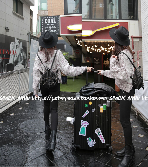 เสื้อไหมพรมเอวลอย คอเต่าพับได้ตามต้องการ ยืดได้เยอะ ทรงเก๋ๆ จะใส่เดี่ยวไหรือใส่โค้ทคลุมก็สวยจ้า