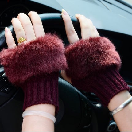 ถุงมือไหมพรม แต่งขนเฟอร์ กันหนาวน่ารักๆ พร้อมส่ง