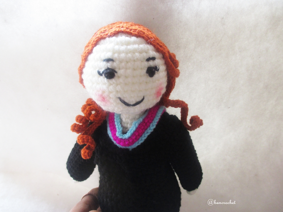 ตุ๊กตารับปริญญาถักโครเชต์