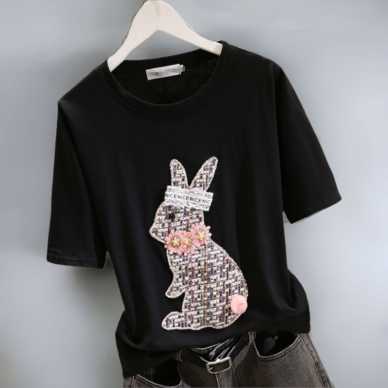 Blouse3787 เสื้อยืดสีดำปักลายกระต่ายแต่งอะไหล่อย่างดี ไม่ใช่งานสกรีน งานดีน่ารักเวอร์ แมทช์กับขาสั้นหรือขายาวก็น่ารัก