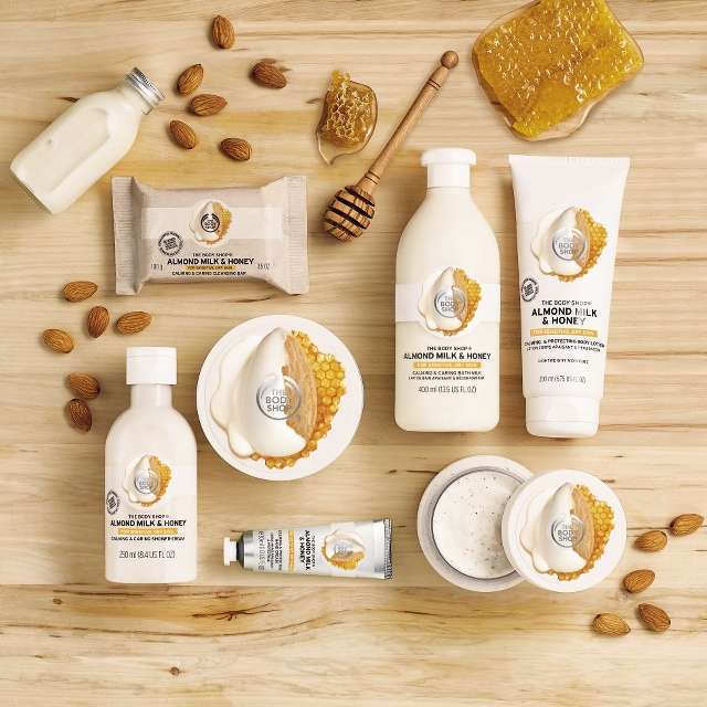 The Body Shop / Body Butter 200 ml. (Almond Milk & Honey)