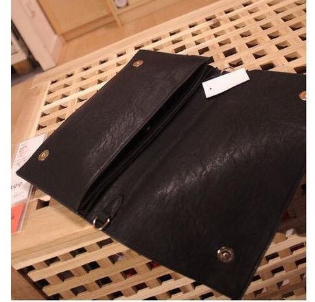 กระเป๋าคลัทช์ กระเป๋าถือ ออกงาน กลางวัน และ กลางคืน กระเป๋าหนัง ทรงแบน สีดำ กระเป๋าคลัช ติดหมุด สีทอง แฟชั่น สุดเก๋ แนว สาวไฮโซ 384180