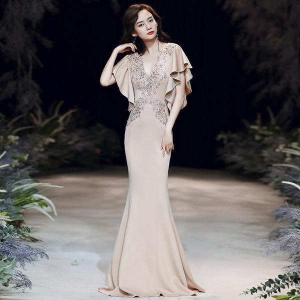 ชุดราตรี ชุดราตรีสวยหรู แบบ ทันสมัย Evening dress