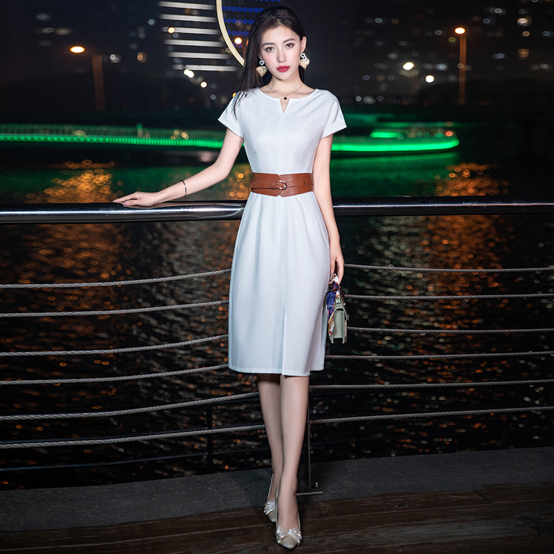 ชุดราตรี ชุดราตรีสวยหรู แบบ ทันสมัย Evening dress