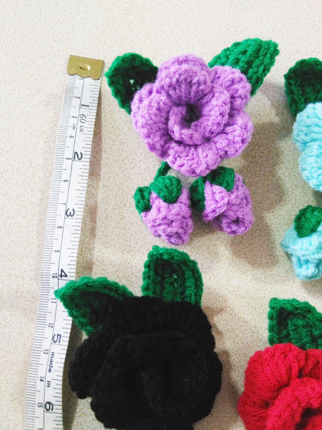 ดอกไม้ถัก สำหรับทำพวงกุญแจ ยางรัดผม หรือเข็มกลัด