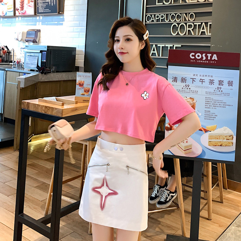 Set_bs1772 ชุดเซ็ท 2 ชิ้น(เสื้อ+กระโปรง) เสื้อครอปสีชมพูผ้าคอตตอนเนื้อนุ่มยืดหยุ่นสูง+กระโปรงทรงเอซิปหลังสีขาวแต่งซิปผ้าคอตตอนโพลีมีซับใน งานเซ็ทเข้าชุดสุดน่ารัก ดีเทลเก๋ๆ ดีงาม แมทช์ได้ลงตัวเข้ากันดูดีที่สุด