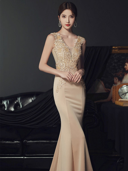 ชุดราตรี ชุดราตรีสวยหรู แบบ ทันสมัย Evening dress
