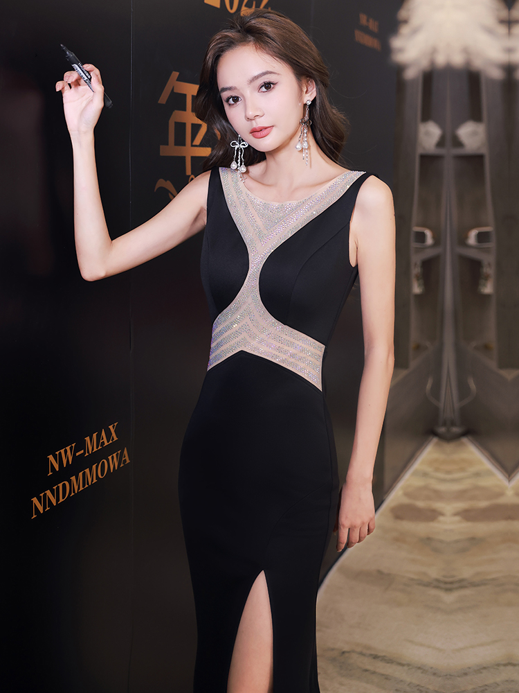 ชุดราตรี ชุดราตรีสวยหรู แบบ ทันสมัย Evening dress
