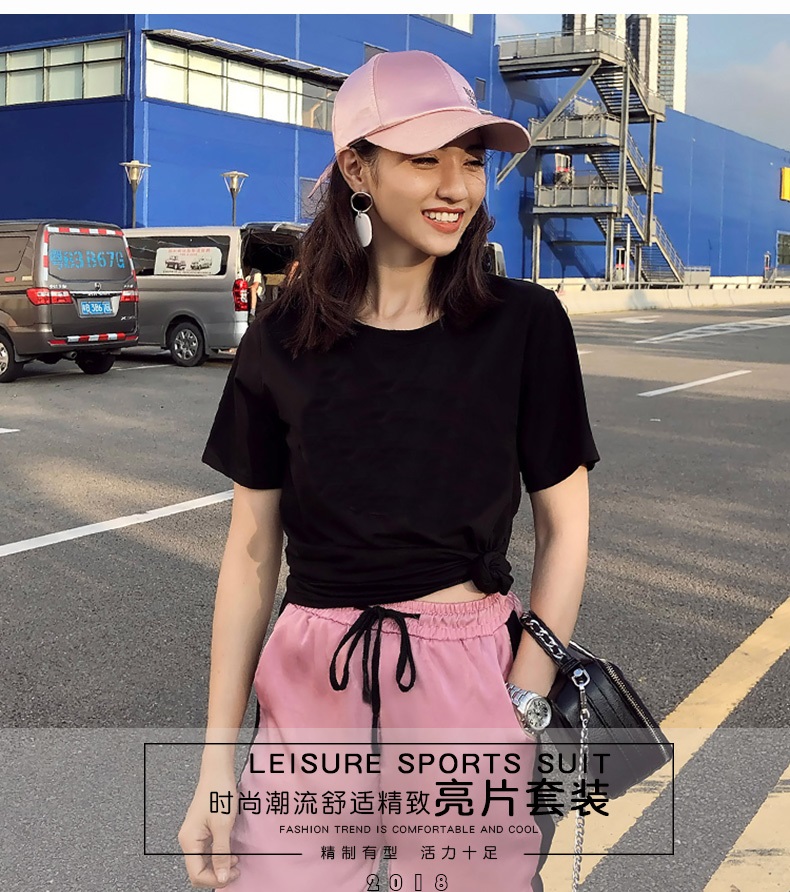 Set_bt1770 ชุดเซ็ท 2 ชิ้น(เสื้อ+กางเกง) เสื้อยืดแขนสั้นสีดำผ้าคอตตอนเนื้อดีนุ่มยืดหยุ่นสูงใส่สบาย+กางเกงขายาวปลายขาจัมพ์สีชมพูแต่งแถบข้างสีดำ เอวยางยืด มีกระเป๋าข้าง ผ้าซาตินกำมะหยี่เนื้อดีนุ่มใส่สบาย งานน่ารักเก๋ๆ ใส่สวย งานเซ็ทเข้าชุดสุ