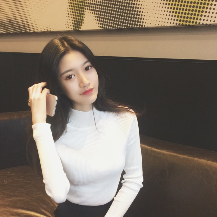 สีขาว: เสื้อสเวตเตอร์ ไหมพรมคอตั้ง ลายทางในตัว ผ้ายืดได้เยอะ