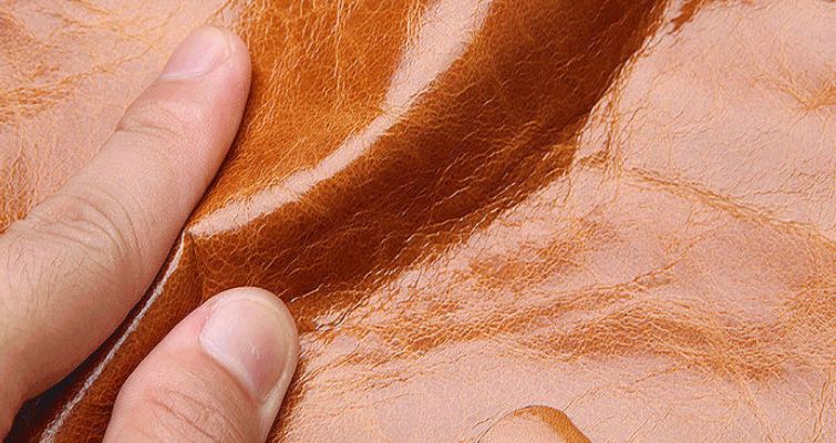 กระเป๋าสตางค์ ใบสั้น กระเป๋าสตางค์ ผู้หญิง กระเป๋าสตางค์ หนังแท้ ขัดมัน Oil wax แบบเก๋ สีคลาสสิค 2 พับ ใส่บัตรได้เยอะ มีช่องซิป 384044