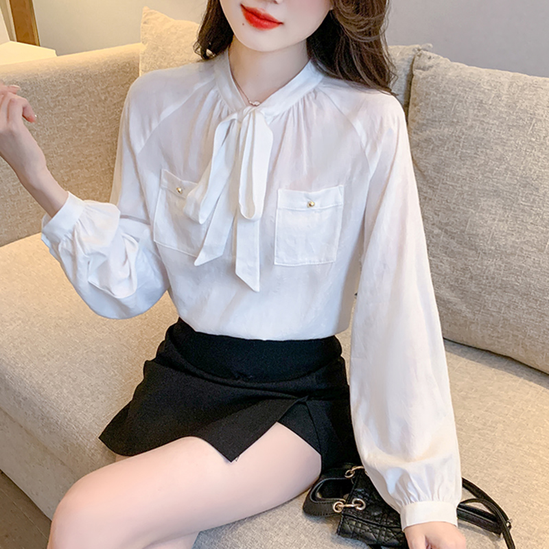 เสื้อเชิ้ตผู้หญิงใส่ทํางาน 390 บาทต่อชิ้น ฟรีค่าจัดส่ง
