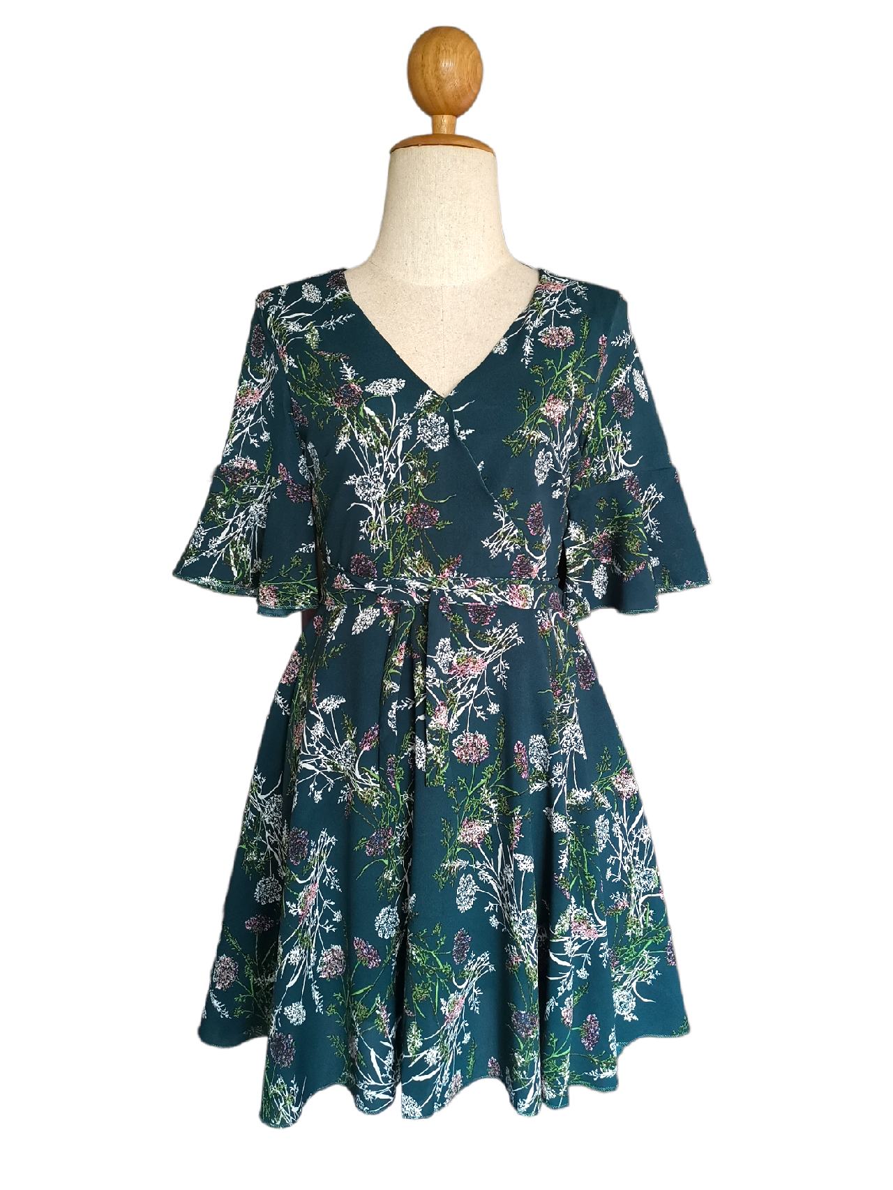Dress4461 เดรสลายดอกไม้สีเขียวเข้ม คอวีป้าย แขนสามส่วนระบาย ซิปหลังใส่ง่าย มีซับในอย่างดีทั้งชุด มีผ้าผูกเอว ผ้าชีฟองเกรดพรีเมียมเนื้อดีหนามีน้ำหนักทิ้งตัว งานดีทรงดีสีสวย เรียบหรูดูแพง ใส่เที่ยว/ใส่ทำงานได้
