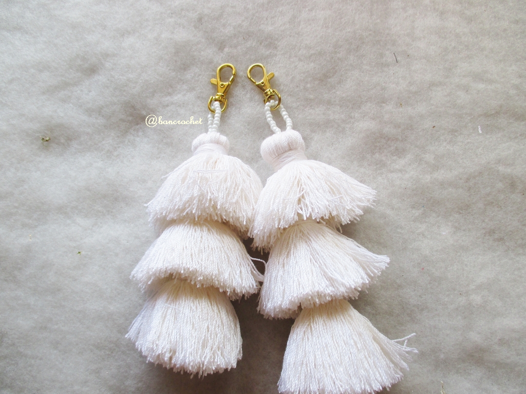 พู่สีขาว สามชั้น white tassel