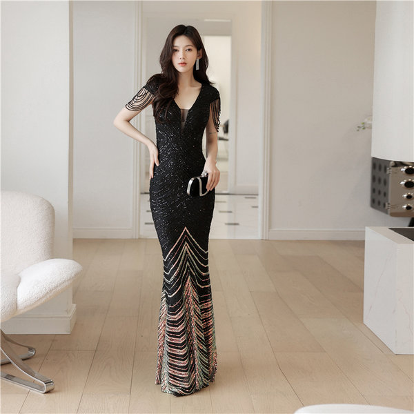 ชุดราตรี ชุดราตรีสวยหรู แบบ ทันสมัย Evening dress