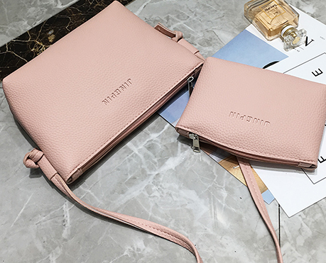 สุดคุ้ม ซื้อ 1 ได้ถึง 3 กระเป๋าสะพายหนังทรงสวย + กระเป๋าใบเล็กอีก 2 ใบ สีชมพู พร้อมส่ง pink