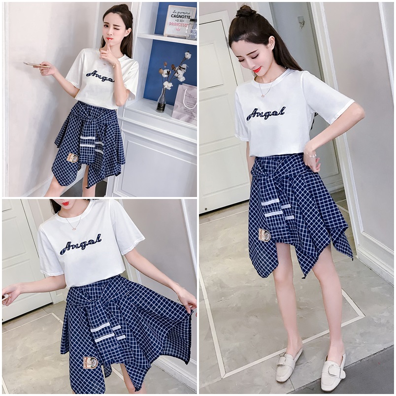 Set_bs1768 ชุดเซ็ท 2 ชิ้น(เสื้อ+กระโปรง) เสื้อยืดสีขาวเนื้อนุ่มปักลายตัวอักษร + กระโปรงลายสก็อตโทนสีน้ำเงินทรงเท่ๆ ปักอาร์ม งานเข้าเซ็ทดูมีดีเทลใส่แล้วน่ารักสุด แยกใส่กับตัวอื่นก็เก๋ไปอีกจ้า