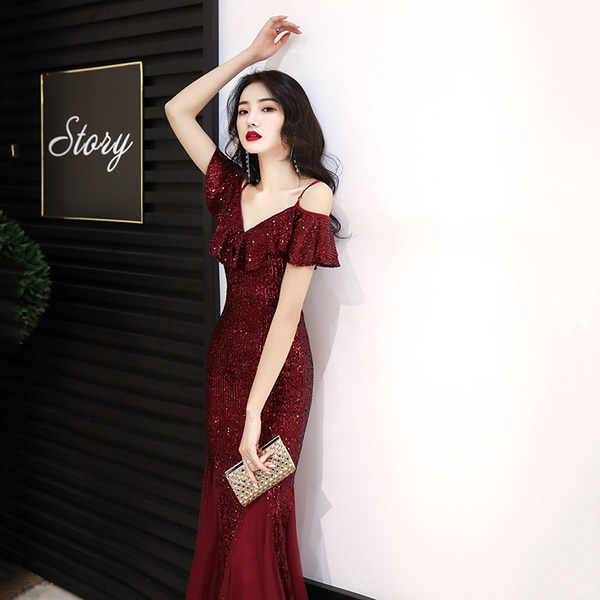ชุดราตรี ชุดราตรีสวยหรู แบบ ทันสมัย Evening dress