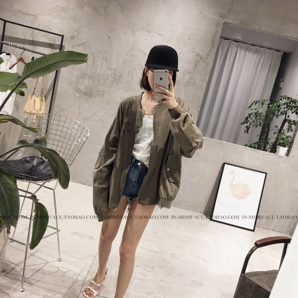 เสื้อคลุมสไตล์เกาหลี ตัวโคล่ง ผ้าทิ้งตัว แต่งลายปัก พร้อมส่ง