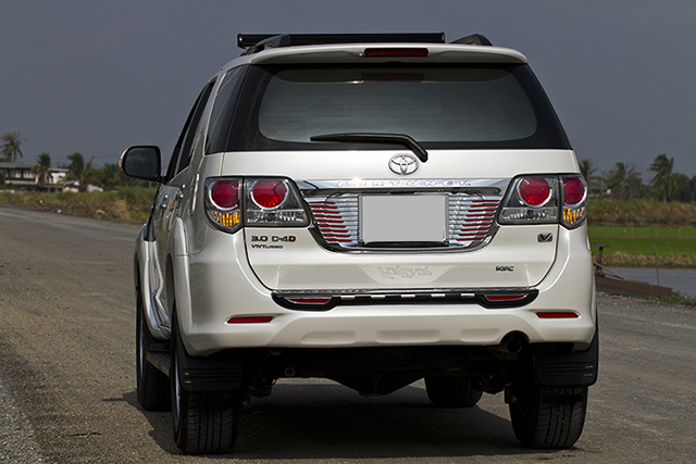 กาบกันรอยท้าย Fortuner ปี 11-14
