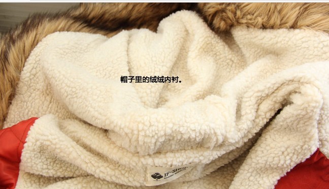 เสื้อกันหนาวฮู้ดดี้ แต่งขนเฟลอรอบฮู้ด น่ารัก ผ้านิ่มมากๆ หนา บุซับในขนแกะกันหนาวได้ดีเลยค่ะ พร้อมส่ง สีแดง แดง