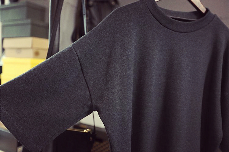 เสื้อแฟชั่น สีดำ ทรงไหล่ตก สไตล์เกาหลี ผ้าดีเนื้อละเอียดมาก เก๋ๆ พร้อมส่งน้า