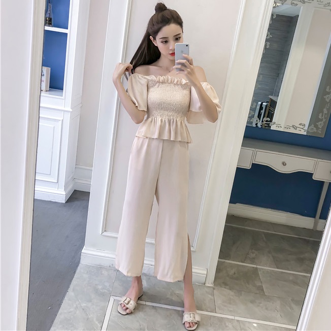 Set_bt1800 ชุดเซ็ท 2 ชิ้น(เสื้อ+กางเกง) เสื้อเปิดไหล่สม็อครอบอกแขนทรงปล่อย+กางเกงขายาวเอวยางยืดผ่าชายเล็กน้อยเพื่อความคล่องตัว มีกระเป๋าข้าง ผ้าชีฟองเกรดพรีเมียมเนื้อดีหนานุ่มมีน้ำหนักใส่สบายไม่ยับง่าย งานน่ารักเก๋ๆ ใส่เที่ยว/ใส่ทำงานได้