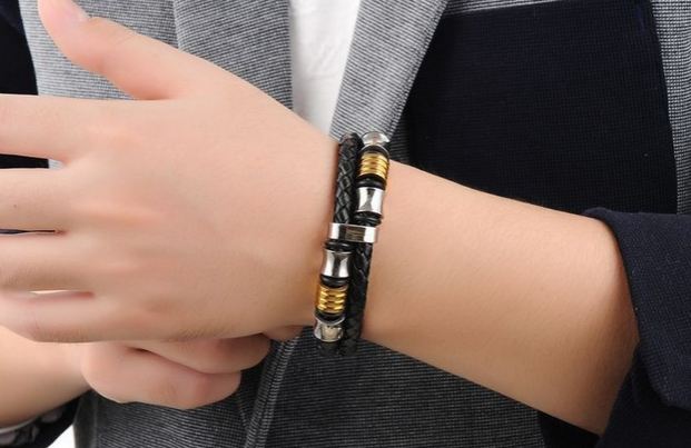 สร้อยข้อมือผู้ชาย กำไลข้อมือผู้ชาย สายหนังแท้ หนักถัก สีดำ ถักเป็นเกลียว 2 ชั้น ร้อยห่วง สแตนเลส สีเงิน และ ทอง สไตล์ หรูหรา คลาสสิค 207047