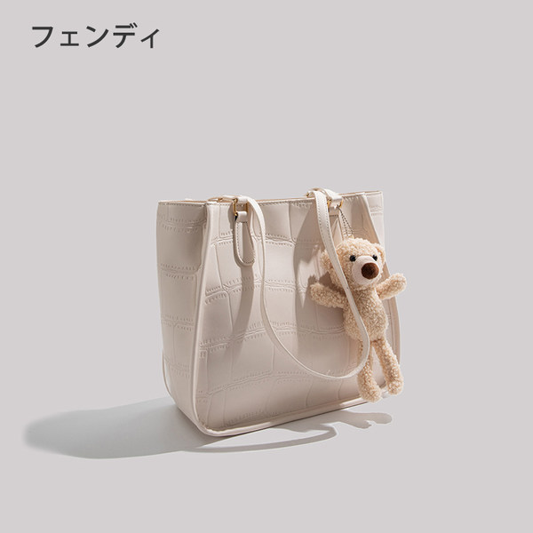 กระเป๋าสะพายข้างผู้หญิง กระเป๋าสะพายสไตล์เกาหลี By Japanese フェンディ authentic bag
