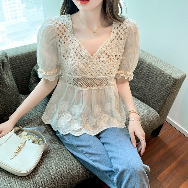 เสื้อลูกไม้ แขนสั้น