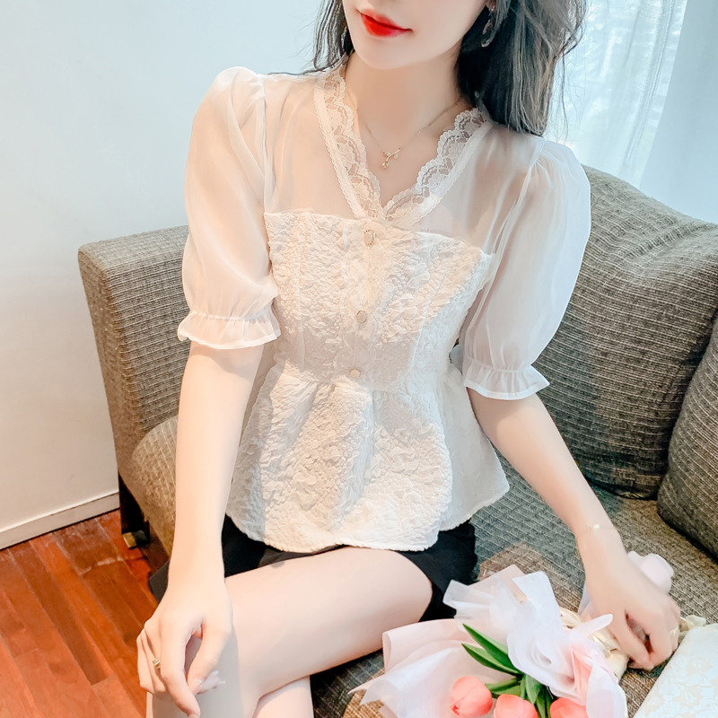 เสื้อลูกไม้ แขนสั้น
