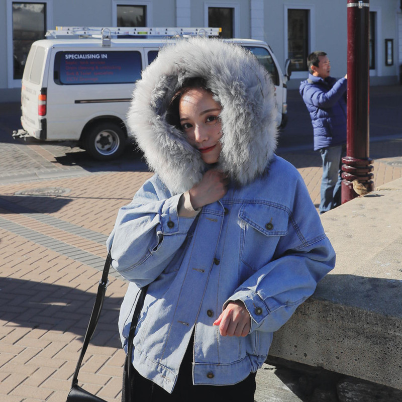 เสื้อกันหนาว ช่วงตัวเป็นผ้ายีนส์ ด้านในบุขนช่วงตัว ช่วงแขนบุซับในกันลม พร้อมขนเฟลอฟูนุ่มมาก งานดี การรันตีจ้า มี 3 สีน้า same pic