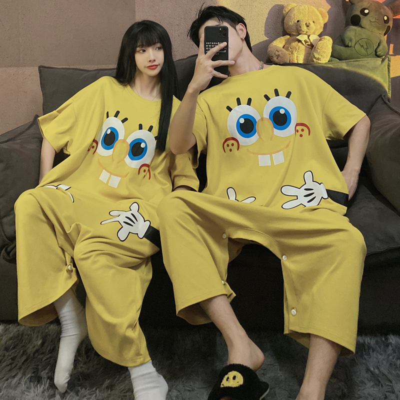 ชุดนอนผู้หญิง