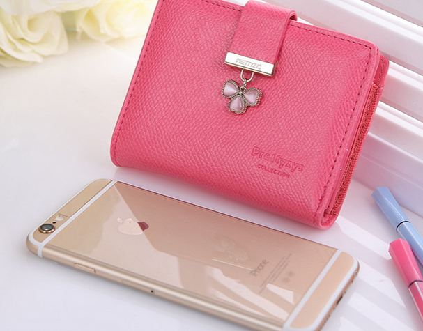 กระเป๋าสตางค์ผู้หญิง ใบสั้น กระเป๋าสตางค์ ใบเล็ก ห้อย จี้ดอกโคลเว่อร์ ดอกไม้ แห่งความโชคดี กระเป๋าสตางค์ วัยรุ่น เด็กมหาลัย เด็กมัธยม แบบสวยค่ะ 411066