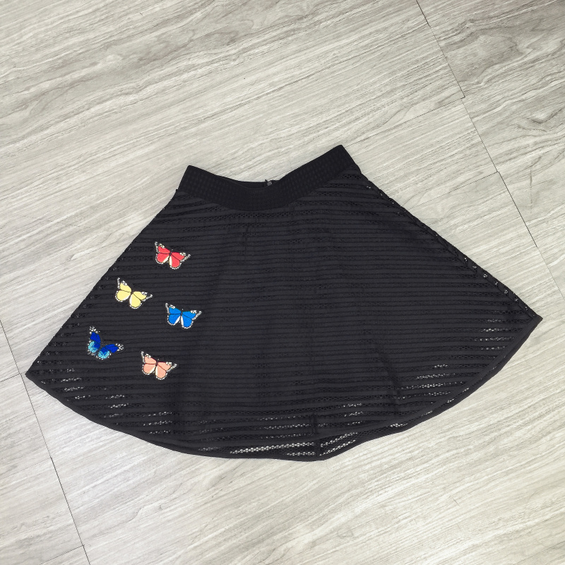 Skirt340 กระโปรงบานซิปหลังมีซับในผ้าตาข่ายเนื้อหนาสวยสีดำ งานแต่งรูปผีเสื้อ 3D เก๋ๆ แบบไม่ซ้ำใคร งานสวยแมทช์กับเสื้อทรงไหนก็น่ารัก