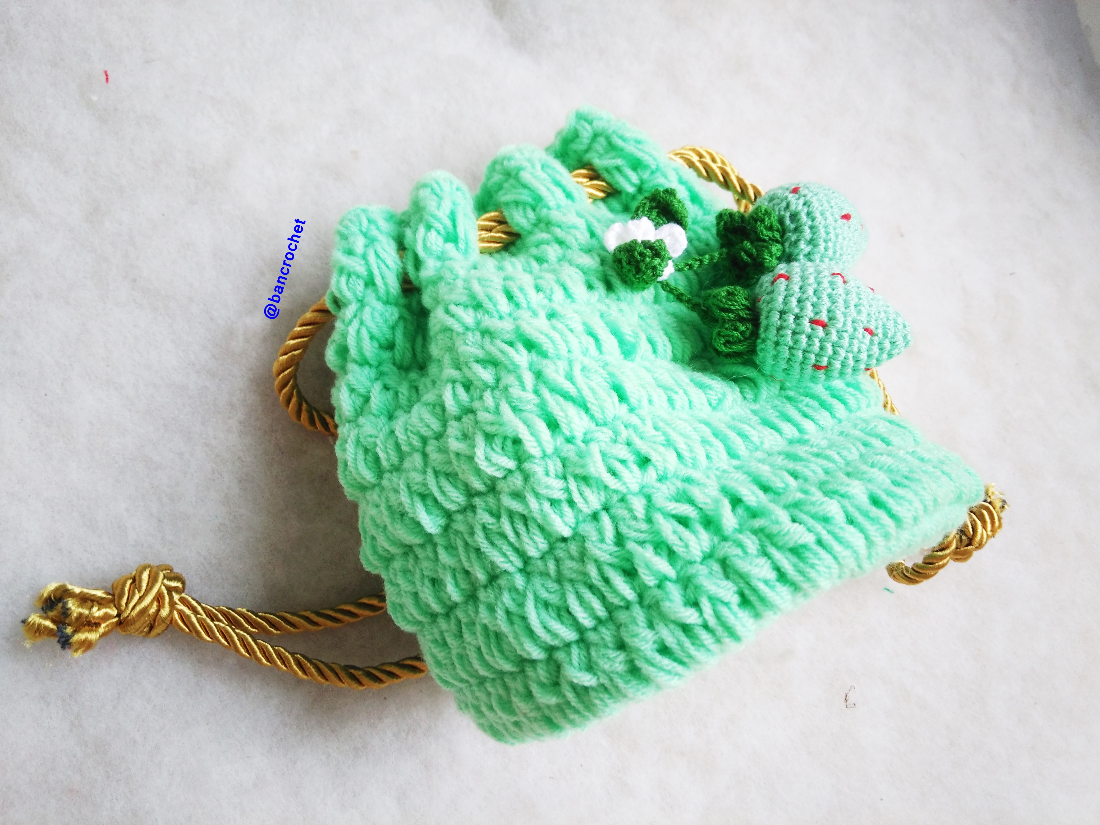 Bancrochet กระเป่าหูรูดถักโครเชต์ crochet bucket bags เขียว 5.5x4 นิ้ว
