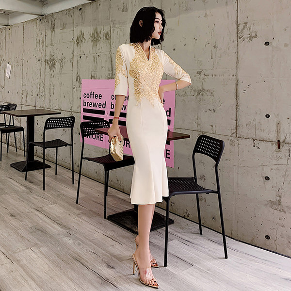 ชุดราตรี ชุดราตรีสวยหรู แบบ ทันสมัย Evening dress