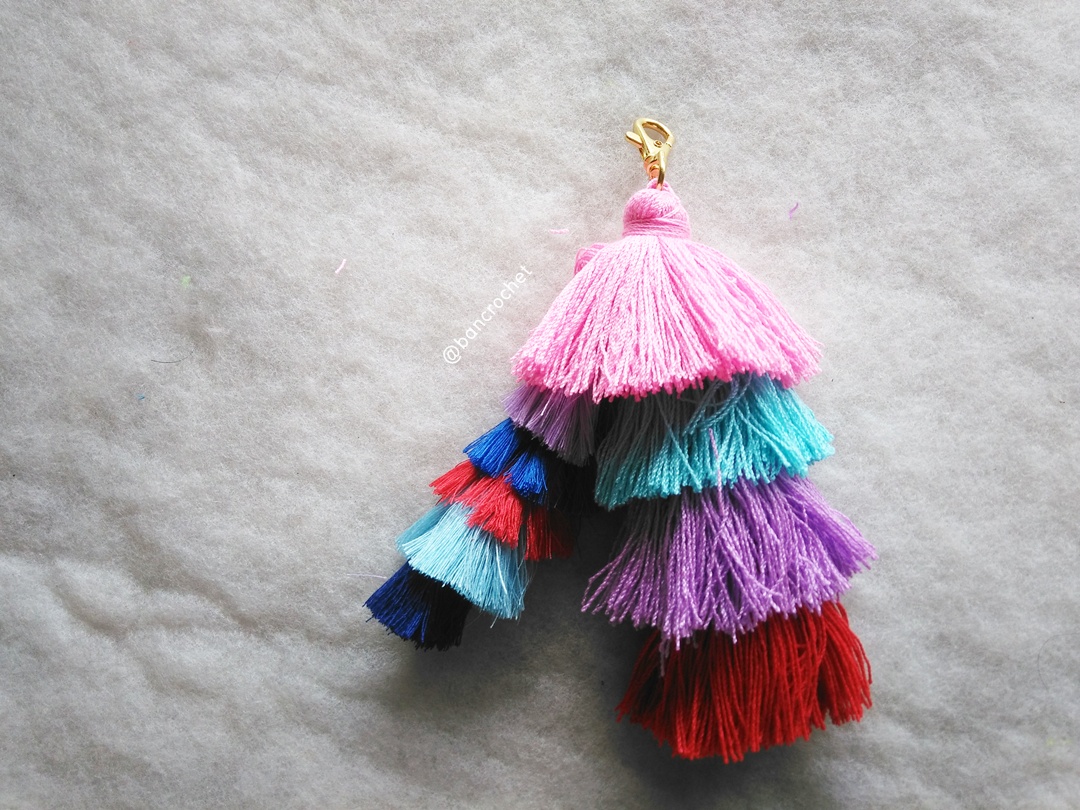 Bancrochet พวงกุญแจพู่ห้อยกระเป๋า tassels pompoms keychains หลากสี 5.5-6นิ้ว
