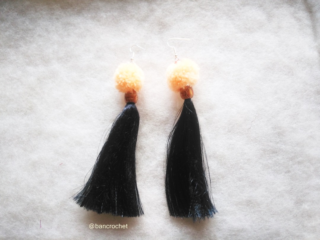 ต่างหูถักโครเชต์ crochet earrings สีดำ 6 นิ้ว