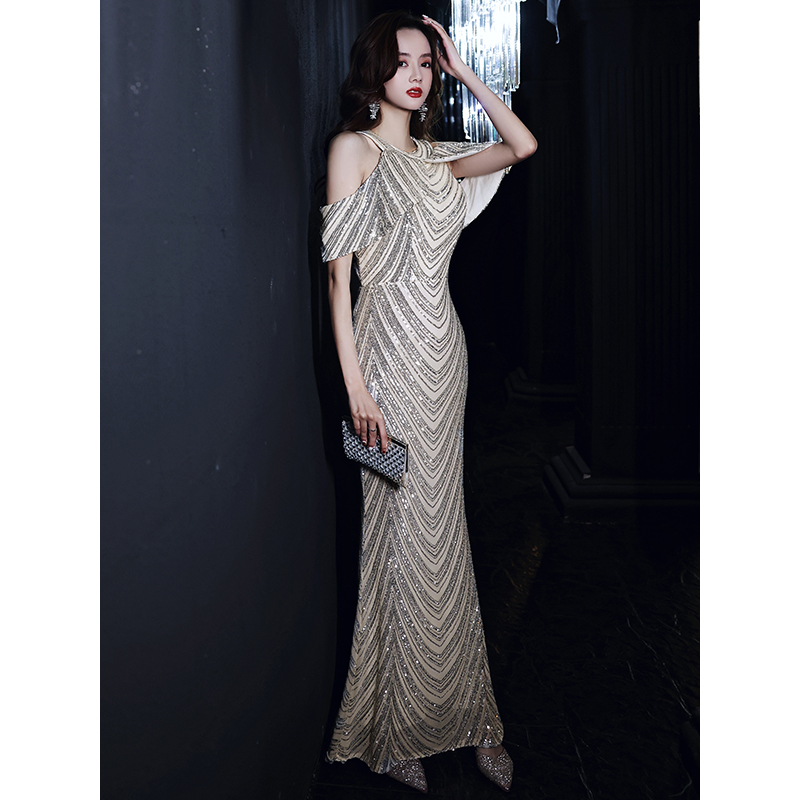 ชุดราตรี ชุดราตรีสวยหรู แบบ ทันสมัย Evening dress