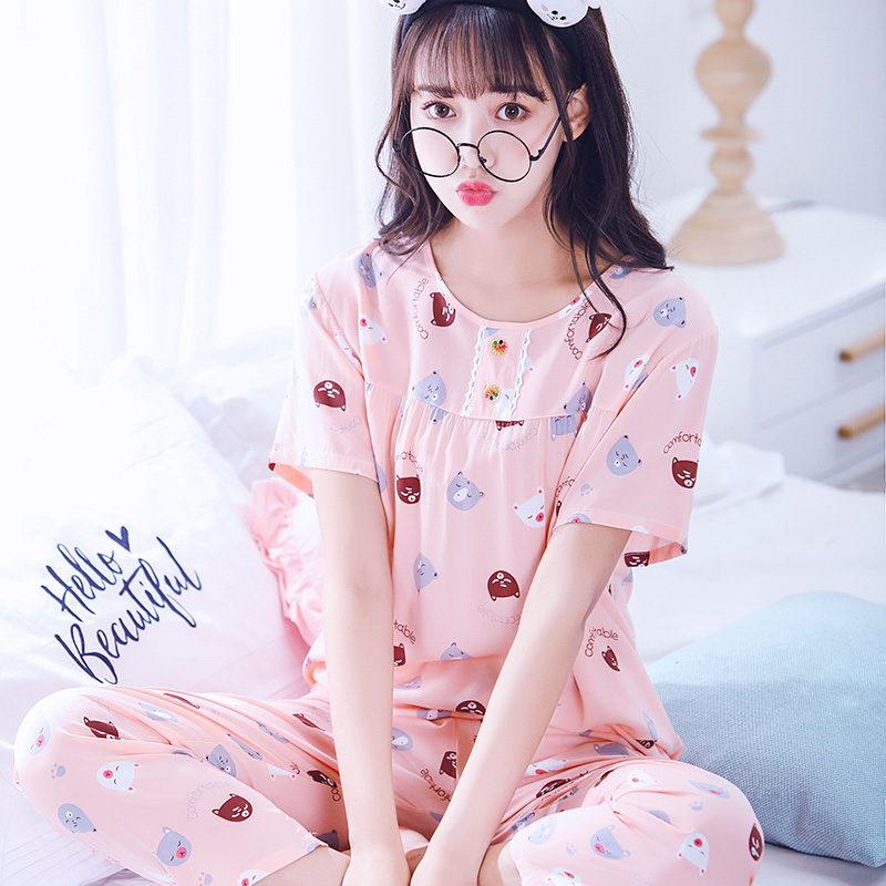 ชุดนอนผู้หญิง