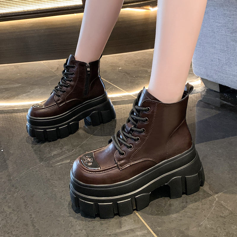 รองเท้าผ้าใบเสริมส้นสูง ไซต์35-39 สนใจทักแชท ฟรีค่าส่ง!