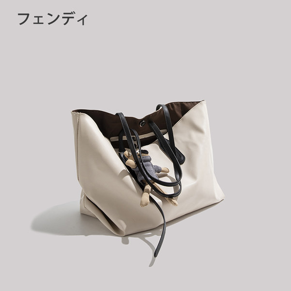 กระเป๋าสะพายข้างผู้หญิง กระเป๋าสะพายสไตล์เกาหลี By Japanese フェンディ authentic bag